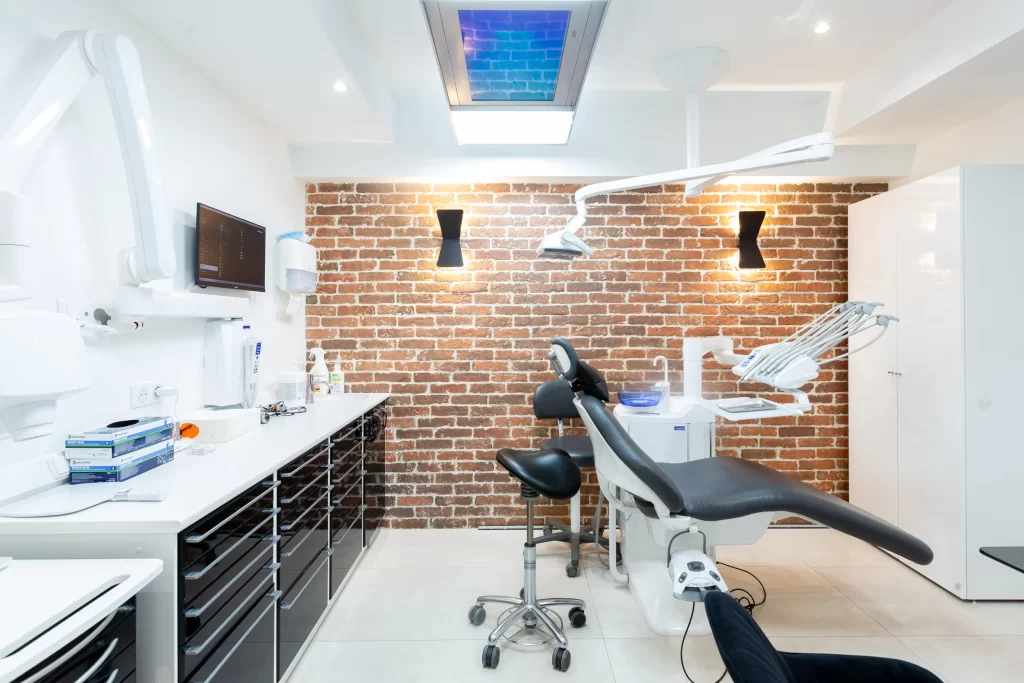Orthodontiste Paris : Alignement dentaire à la Smile Clinic